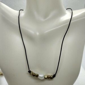 Canvas Simplistic jewelry single pearl‎ necklace for women or unisex